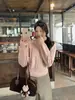 Camiseta básica de punto de corte holgado para mujer, nuevo estilo otoño/invierno 2026, suéter rosa súper lindo estilo coreano
