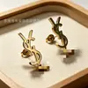 Pendientes Exclusivos de Acero de Titanio con Letra Marca Y Transfronterizos, Moda Japonesa y Coreana Estilo Ins, Joyería para Orejas Popular que No se Desvanece con Sentido de Diseño, Venta al por Mayor