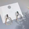 Nuevos pendientes geométricos de metal lisos simples combinables sin agujero en la oreja clip para oreja estilo frío europeo y americano venta caliente transfronteriza