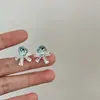 Estilo de Nicho Exquisito com um Toque de Luxo, Brincos Frescos e Doces para Mulheres, Pequenos e Elegantes, Simples e Versáteis, Brincos de Tarraxa Quadrados com Laço