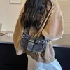 Bolsa de selim retrô de alta qualidade, nova bolsa de motocicleta jeans 2026, bolsa transversal versátil de nicho para mulheres, bolsa de ombro para o dia a dia