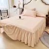 Falda de cama de una sola pieza de algodón cepillado estilo coreano, estilo simple, color sólido, universal para todas las estaciones, amigable con la piel, algodón puro, cubierta de cama antideslizante, juego de tres piezas