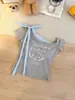 Nueva camiseta de verano dulce con estampado de gatito y lazo, manga corta, con almohadilla incorporada en el pecho, cómoda, ajustada, top versátil para mujer