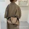 Bolso de hombro, bolso de mano y bolso de axila para mujer de alta gama, minimalista y elegante, para el otoño de 2026, de gran capacidad, para ir al trabajo