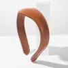 Diadema He Ming: Estilo Retro Europeo y Americano, Piel Sintética de Color Sólido, Elegancia Francesa, Diadema de Banda Ancha, Sensación de Alta Gama, Versátil para el Uso Diario, Accesorio para el Cabello