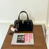 Bolso único de ante para mujer, nuevo modelo otoño e invierno 2026, versátil bolso de hombro y cruzado, bolso de mano tipo almohada exquisito y súper popular