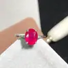 Anillo de plata de ley con incrustaciones de rubí rojo paloma moda ovalado 7*9mm apertura anillo femenino fabricantes una generación de cabello
