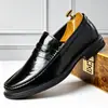 Amazon Sapatos Casuais Masculinos Novos de Outono em Couro Macio, Estilo Britânico para Negócios, Sola Macia Respirável, Sapatos de Couro para Casamento, Padrinho