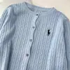 Abrigo-suéter vintage de punto trenzado para mujer, cuello redondo, rojo y blanco, con bordado de caballito, para principios de primavera, otoño e invierno
