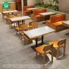 Sofá de Terraza de Montaje en Pared Estilo Restaurante de Té de Hong Kong Mesa y Silla para Restaurante Temático Silla de Madera Maciza para Hotel Comercial