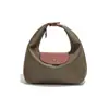 Nova Bolsa de Ombro de Camurça Fosca para Outono, Bolsa Térmica de Almoço para Axila, Bolsa Elegante e Leve em Formato de Dumpling, Bolsa de Almoço de Ombro Único Transversal