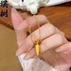 Loja de Ouro Mesmo Estilo Banhado a Ouro Gelo Triturado Trevo de Quatro Folhas Cabacinha Colar para Mulheres, Versátil e Elegante, Borboleta em Forma de Coração Corrente de Clavícula Joia