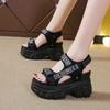 Sandalias Deportivas de Pedrería para Mujer Verano 2025 Nuevas Versátiles de Suela Gruesa con Altura Interior Popular Estilo Hada Zapatos de Playa Tendencia