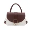 Bolso pequeño cuadrado retro de retazos color block con solapa para mujer, hebilla metálica en forma de U, bolso de hombro/cruzado, disponible para venta al por mayor