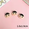 Popular vaina de frijol tallada en madera con caras lindas y novedosas, accesorios personalizados para DIY, pulseras tejidas a mano, collares, colgantes y llaveros