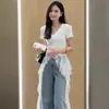 Camiseta de Manga Corta con Cuello en V y Hombros Rectos Talla Grande para Mujer 2026 Nuevo Estilo Chica Popular Diseño Irregular con Parches de Encaje y Cinta Superior