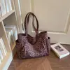 Bolso grande de capacidad casual y relajado para mujer, nueva colección otoño 2026, bandolera de moda con estampado de leopardo, bolso tote para el trabajo