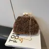 Elegante bolso bandolera de perlas, moderno y con estilo, versátil con cadena de cierre, bolso de felpa, bolso único de concha