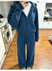 Conjunto esportivo casual azul para mulheres, jaqueta moletom nova de outono de 2026, um conjunto completo de looks estilo coreano para pessoas baixinhas