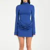 Moda Elegante Sexy Lv Feminina Nova Europeia e Americana 2025 Exportação Cor Lisa Plissado Slim Fit Curto no Quadril Vestido