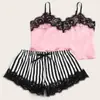 Lencería Sexy Popular Europea y Americana de Encaje Sexy con Liguero y Shorts de Encaje Rayado Conjunto de Dos Piezas para Casa para Mujer