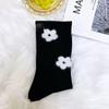 Meias Grossas de Caxemira Pretas Femininas Meia-Panturrilha Outono e Inverno Quentes Doce Florzinha Ins Tendência Popular Meias Listradas