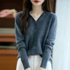 Directo del fabricanteSudadera con capucha de alta gama lista para usar, tejido de punto holgado para mujer, suéter corto nuevo para principios de otoño como prenda exterior