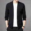 Cárdigan de punto de venta caliente para otoño para hombre, color liso, con bolsillos reales, cierre de seis botones, estilo casual, chaqueta de punto de manga larga para hombres jóvenes