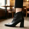 Botines de otoño e invierno para mujer con punta fina, tacón grueso, cierre trasero, caña corta y un diseño elegante y estilizado que es versátil para el trabajo y el uso diario.