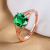 Anel de Alta Qualidade Banhado a Ouro Rosa 18K Europeu e Americano Cor Vermelho Sangue de Pombo para Mulheres Luxo Acessível Anel de Proposta com Diamante Zircônia Colorida Ajustável