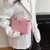 Nuevo Bolso Decorativo Simple en Forma de V 2025, Bolso Cruzado de Hombro Único de Moda y Tendencia Tipo Cubo para Mujer