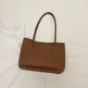 Bolsa Tote Casual Retro Cor Lisa Grande Capacidade Nova Coleção Verão 2026 Feminina Alta Aparência Bolsa de Ombro Único Bolsa Fashion para o Dia a Dia