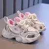Nuevas Zapatillas Deportivas para Niños Primavera 2025 Niños Grandes Niñas Versátiles Moda Suela Suave Zapatos de Malla Marca de Moda para Niñas Zapatos de Papá