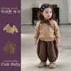 Conjunto infantil para meninas: casaco de outono para bebê menina, cachecol infantil de bolinhas de designer, suéter, conjunto de duas peças com calça xadrez de abóbora