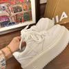 Zapatos Blancos de Suela Gruesa para Mujer Primavera Nuevo Versátil Plataforma Pequeña que Aumenta la Altura Zapatillas Deportivas y de Ocio Zapatos Ins