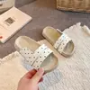 Sandalias de Punta Abierta de Moda para Niñas 2026 Verano Más Vendidas Suaves de Suela Niñas Modernas Lunares Sandalias Deslizantes para Exteriores