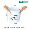 Balde de Ferro com Alça de Couro Estilo Retrô Flor de Ferro Vasos de Flores Ornamentos Armazenamento de Mesa Doméstico Pastoral Dispositivo Decorativo para Flores em Vasos