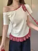 Camiseta de Manga Corta a Cuadros Patchwork Plisado Pure Desire para Mujer, Nuevo Estilo Verano 2025, Hombro Asimétrico con Volantes, Top Ajustado de Nicho