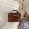 Bolsa Quadrada de Couro de Crocodilo de Luxo para Mulheres, Bolsa Transversal Elegante e Versátil, Bolsa de Mão, Novo Estilo 2026 Bolsa de Ombro Casual para Trabalho
