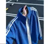 Jaqueta Cardigan Azul Escuro com Três Listras Masculina Primavera e Outono Cleanfit Gola Alta Jaqueta Baseball Patchwork Listrado Moletom