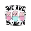 Broche de serie médica transfronteriza nuevo personalidad creativa dibujos animados dentista doctor enfermera traje de diente insignia venta al por mayor