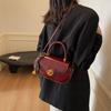 Bolsa pequena de mão retrô de alta qualidade, bolsa feminina 2025, nova bolsa quadrada pequena e simples, bolsa transversal de ombro versátil