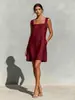 Vestido de Diseño Minimalista Cuadrado sin Mangas para Sitio Web Independiente Transfronterizo Europeo y Americano con Estilo Atemporal Sencillo y Elegante