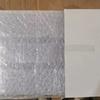 Prato de Mini Sobremesa e Colher de Degustação de 1oz Plástico Transparente Quadrado Mini Prato para Banquete 50 Conjuntos de Caixas Brancas