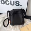 Bolsa de Peito Leve em Nylon 2026 Estilo Novo Tendência Bolsa Concha Versátil em Lona Casual para Ombro Transversal para Mulheres