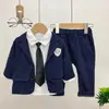 Conjunto de Terno Risca de Giz Novo para Meninos 2026, Estilo Coreano Primavera e Outono Conjunto de Três Peças para Crianças Estilo Britânico Roupa Formal Tendência