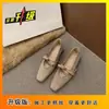 Zapatos franceses de tacón grueso extremadamente elegantes para mujer para usar al aire libre, nuevo modelo primavera-verano 2025, adecuados para combinar con faldas, zapatos Mary Jane poco profundos estilo abuela