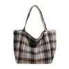 2026 Bolso Tote de Gran Capacidad para Viajes Diarios, Popular Bolso de Hombro a Cuadros, Bolso de Mano de Moda Nicho para Estudiantes