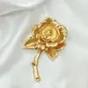Broche Rosa Dourado Alto Padrão Leve Luxo Alto Padrão Feminino Cintura Apertada Dobra Guardada Acessórios de Roupa Flor Corsage Broche Joia