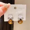 Pendientes Geométricos Minimalistas de Rombo Estilo Coreano con Diamantes, Pendientes Dorados Estilo Maillard, Lujo Ligero, Sensación de Alta Gama, Pendientes Versátiles para Mujer